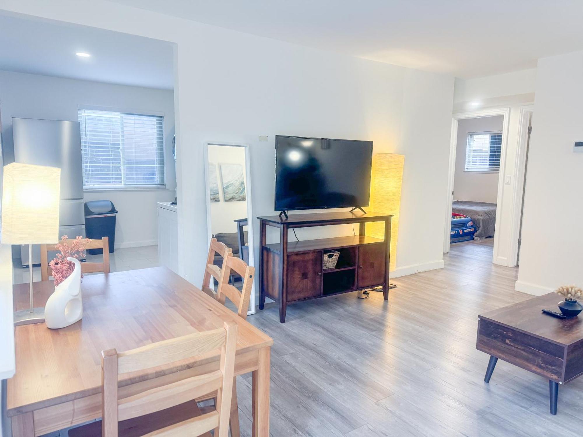 2Br Apt With Brand New Super Quite Ac, Washer, Dryer, Free Ev Station, Free Parking In Cupertino 서니베일 외부 사진